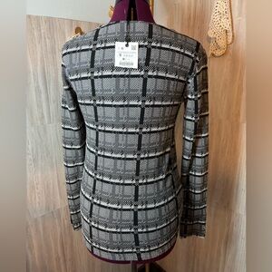 Zara Women’s Elegant Black and Gray Plaid Crewneck Top